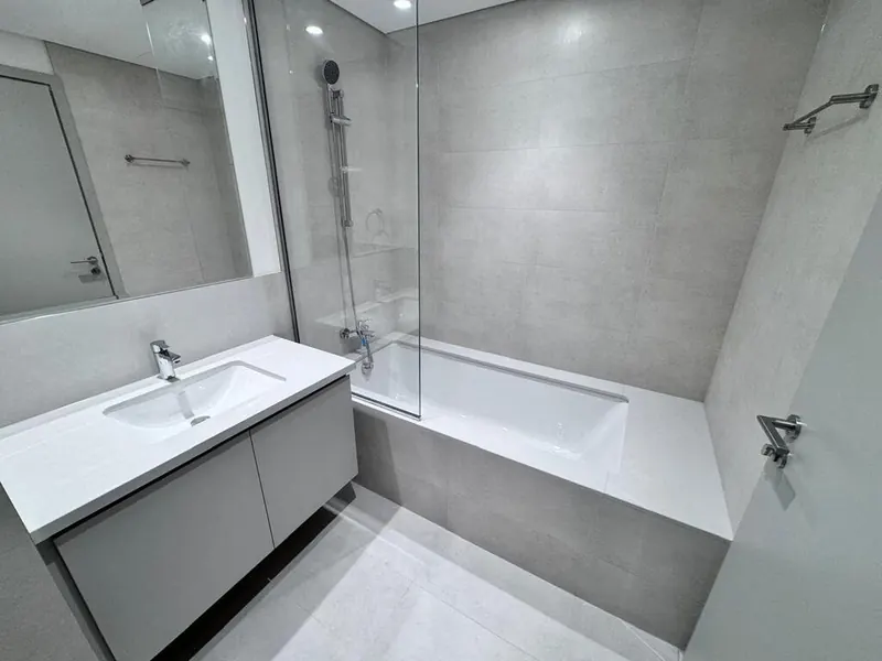 1-bedroom apartment for rent with Creek and skyline view, Creek Palace